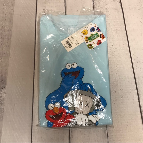 Kaws x Sesame Street Companion Trash Can Tee - Picture 4 of 4